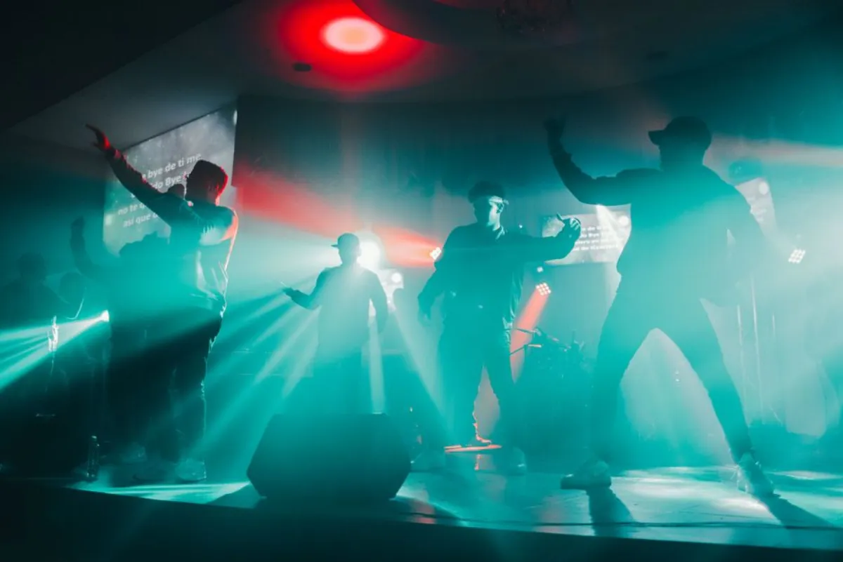 live dance